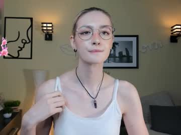 Loradimmick Chaturbate stream image from August 15, 2025