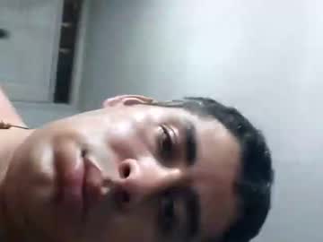 Yonalex28 Chaturbate stream image from August 15, 2025