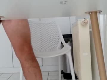 Deephugehole Chaturbate stream image from August 15, 2025