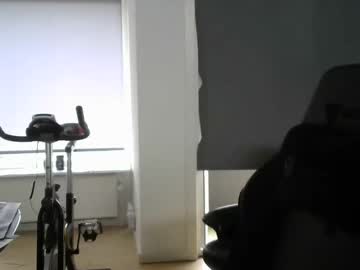 Thomash32 stream image from August 15, 2025