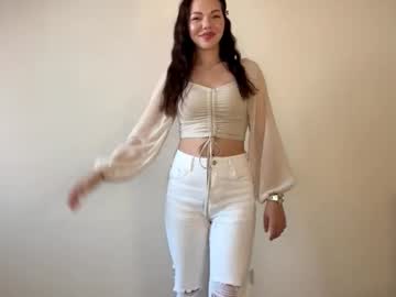Tinyhazlip Chaturbate stream image from August 15, 2025