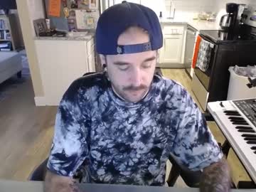 Bunnietreats Chaturbate stream image from August 15, 2025