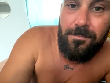 Maikelcanario Chaturbate stream image from August 15, 2025