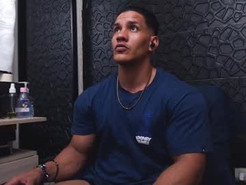 Viktorherrera Chaturbate stream image from August 15, 2025