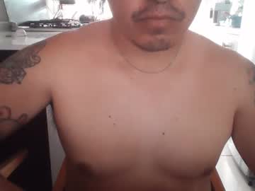 Lunhuntert Chaturbate stream image from August 15, 2025
