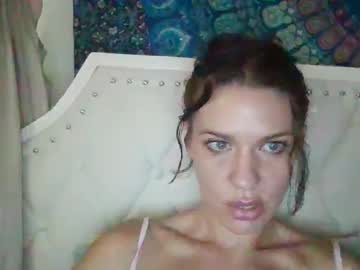 Rose_Quartz777 Chaturbate stream image from August 15, 2025