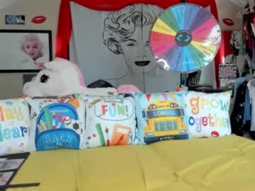 Texaspeach69 Chaturbate stream image from August 15, 2025