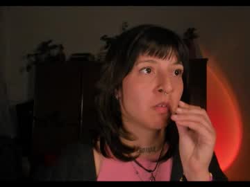 Blossomgin Chaturbate stream image from August 15, 2025