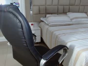 Angiehotxox Chaturbate stream image from August 15, 2025