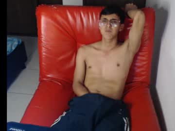 Derek_135 Chaturbate stream image from August 15, 2025