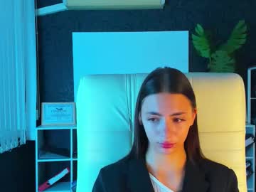 Emilybunnyy Chaturbate stream image from August 16, 2025