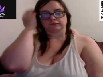 Peachymilkers Chaturbate stream image from August 16, 2025