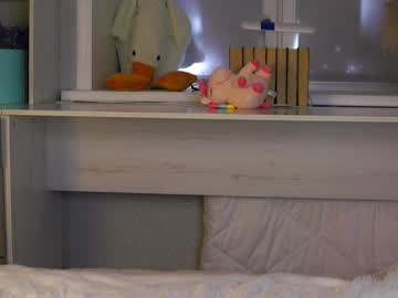 Hanneloregurwell Chaturbate stream image from August 16, 2025