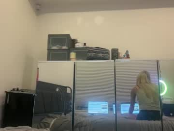 Carmennxo Chaturbate stream image from August 16, 2025