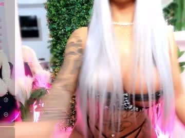 Yviann Chaturbate stream image from August 16, 2025