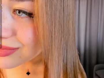 Kristigroune Chaturbate stream image from August 16, 2025