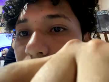 Nezukouwus Chaturbate stream image from August 16, 2025