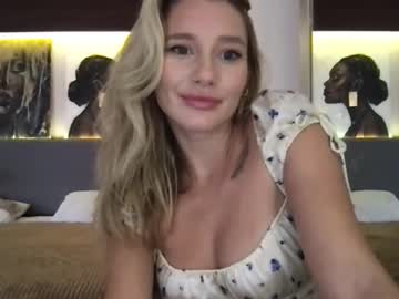 Stella_Loveu Chaturbate stream image from August 16, 2025