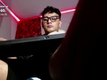 Valentin_Peach Chaturbate stream image from August 16, 2025
