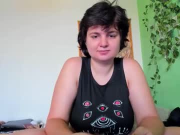 Nyxthechubby stream image from August 16, 2025