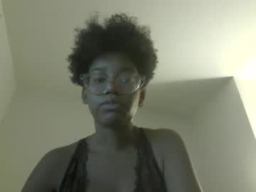 Zoravoyce Chaturbate stream image from August 16, 2025
