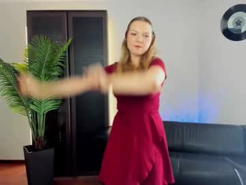 Mariarobinsone Chaturbate stream image from August 16, 2025
