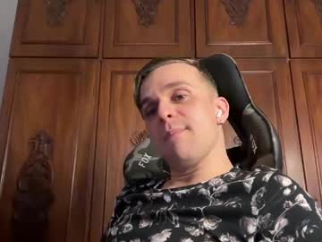 Adamlawford Chaturbate stream image from August 16, 2025