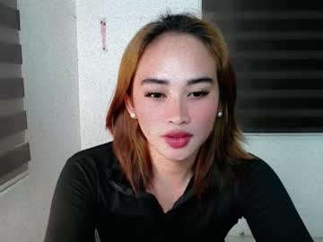 Wowhotlegsx Chaturbate stream image from August 16, 2025