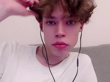Pawclaw Chaturbate stream image from August 16, 2025