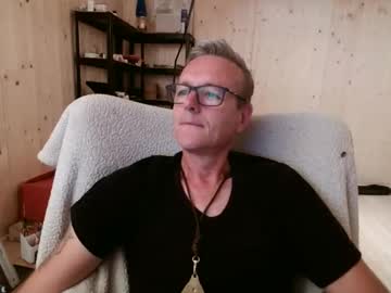 Jamesperry38r Chaturbate stream image from August 16, 2025