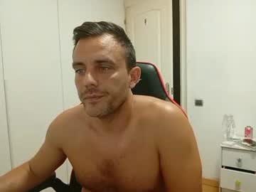 Latinbluebouy Chaturbate stream image from August 16, 2025