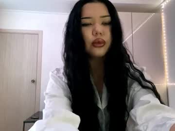 Janelchristine Chaturbate stream image from August 16, 2025