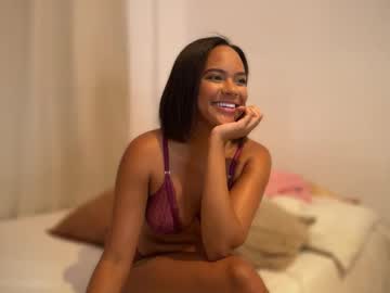 Walkingoncloudss Chaturbate stream image from August 16, 2025