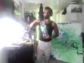 2l82agree Chaturbate stream image from August 16, 2025