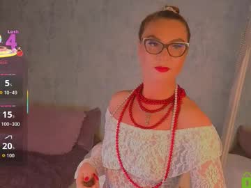 Luvlypearlart Chaturbate stream image from August 16, 2025