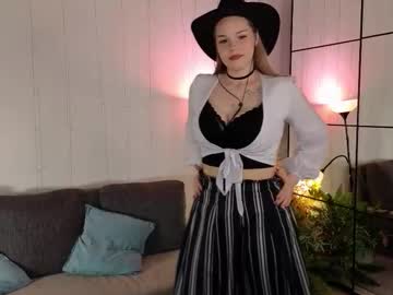 Mollyparrk Chaturbate stream image from August 16, 2025
