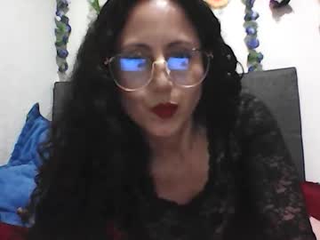 Curlybutterfly Chaturbate stream image from August 16, 2025