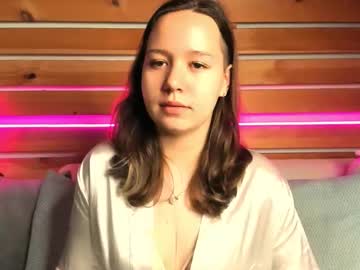 Lauraellinss Chaturbate stream image from August 17, 2025