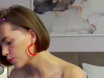 Aliceroude Chaturbate stream image from August 17, 2025