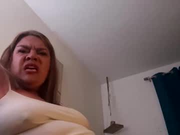 Applepeach2 Chaturbate stream image from August 17, 2025