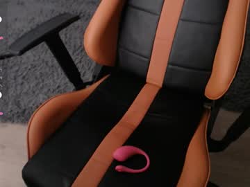 Crystalyss Chaturbate stream image from August 17, 2025