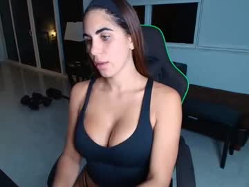 Itsdenisebabe Chaturbate stream image from August 17, 2025