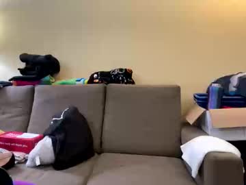 Dezzie2869 Chaturbate stream image from August 17, 2025