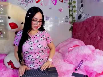 Emmy_Bloom Chaturbate stream image from August 17, 2025