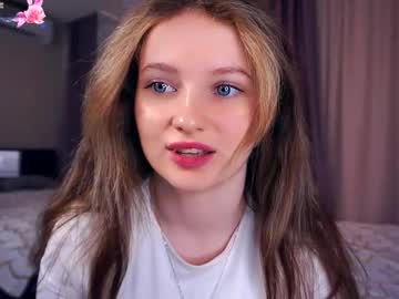 Kacyboone Chaturbate stream image from August 17, 2025