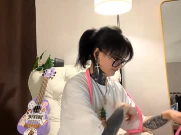 Langhebsch Chaturbate stream image from August 17, 2025