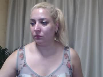 Ohsweetiren Chaturbate stream image from August 17, 2025