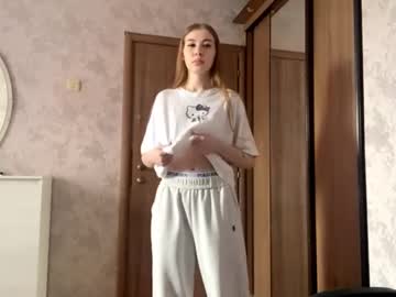 Echomatturro Chaturbate stream image from August 17, 2025