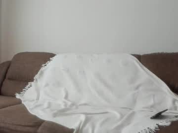 Issabelle_69 Chaturbate stream image from August 17, 2025