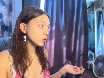 Missmollylollii Chaturbate stream image from August 17, 2025